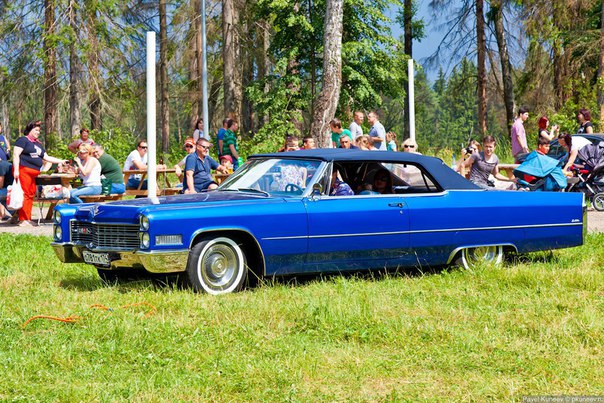 Cadillac DeVille 1966 — кадр 2 из 5