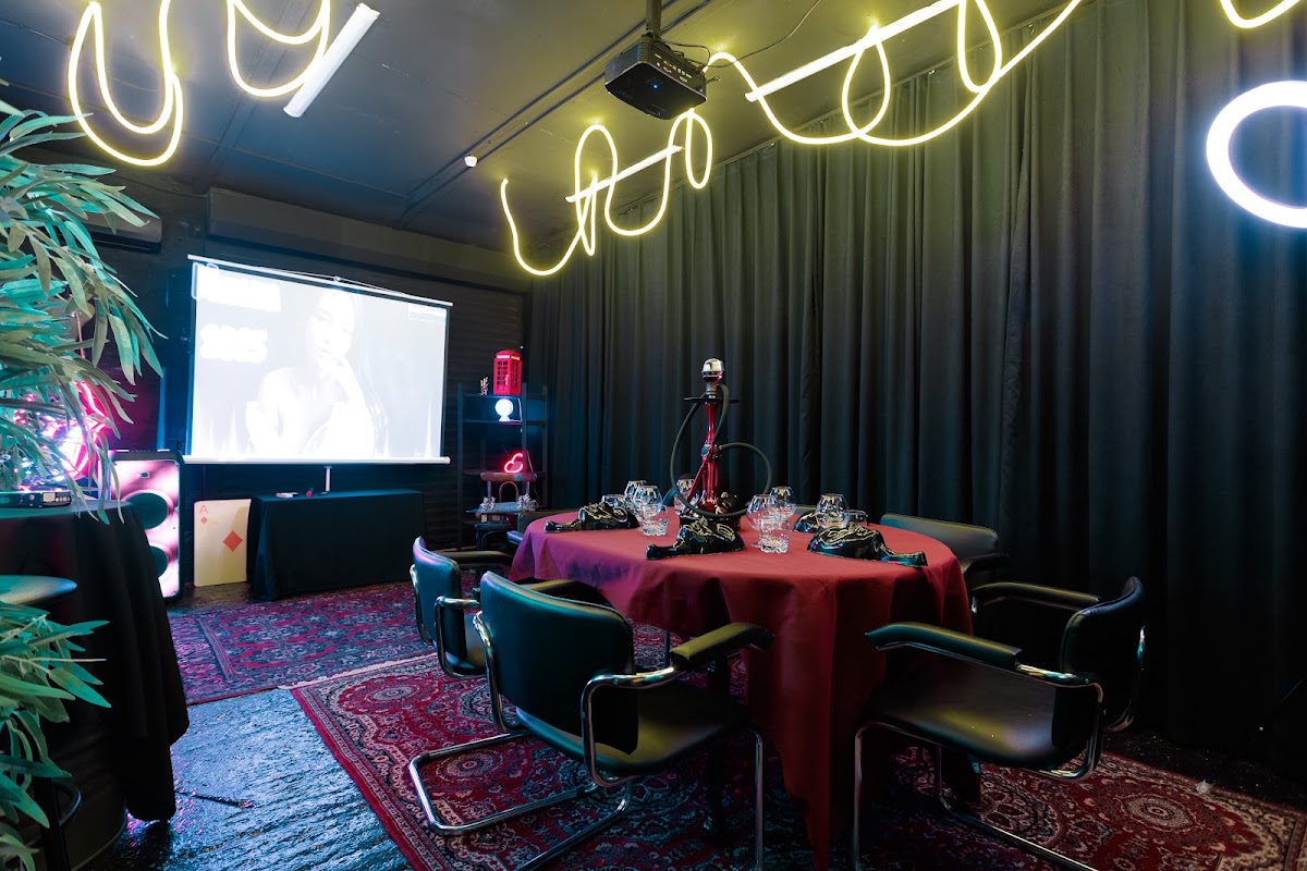 Зал "Dark room"