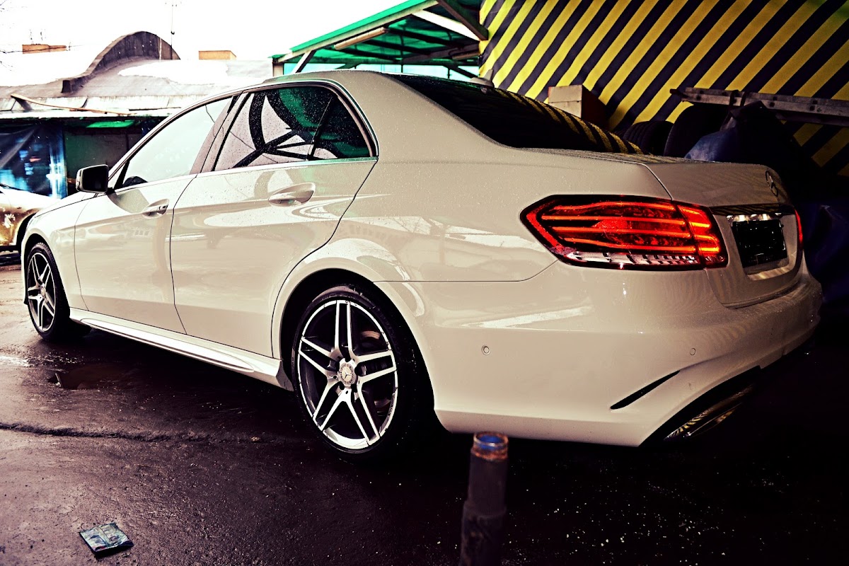Mercedes-Benz E200 AMG