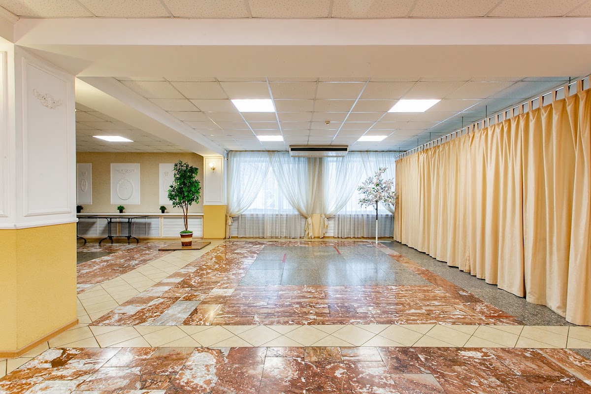 Family Hall — кадр 3 из 18