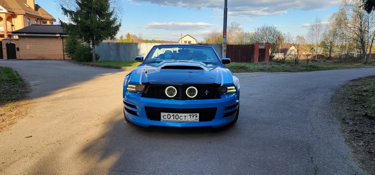 Ford Mustang Cabrio — кадр 2 из 6