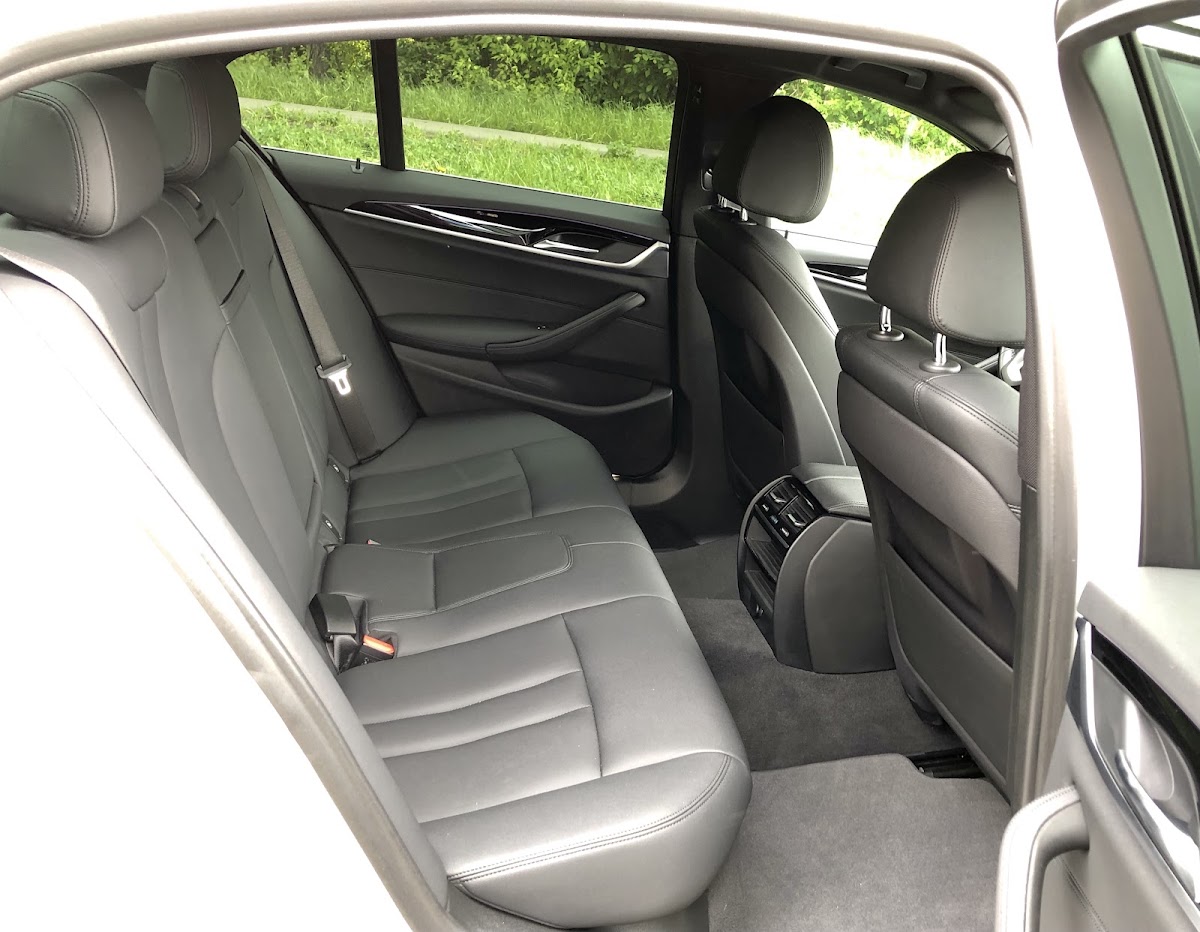 BMW 5 — кадр 5 из 5