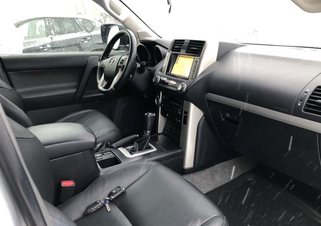 toyota prado — кадр 2 из 3