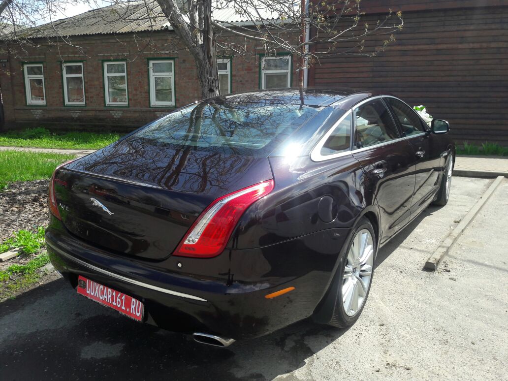 Jaguar XJ