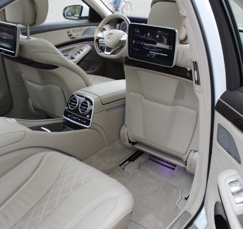 Maybach S500 белого цвета