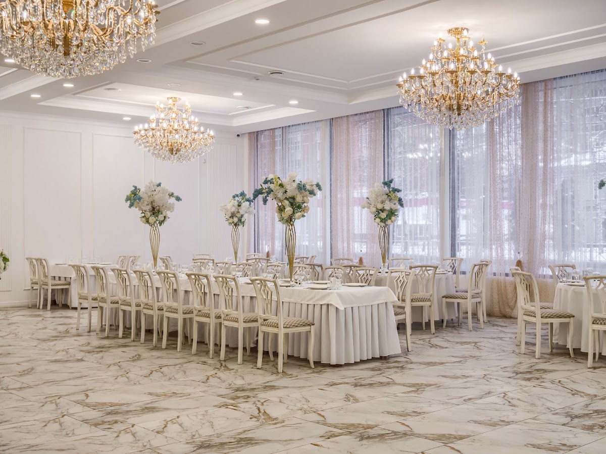 White Hall — кадр 4 из 44