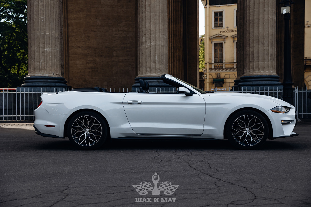 Ford Mustang 2022 кабриолет — кадр 3 из 14