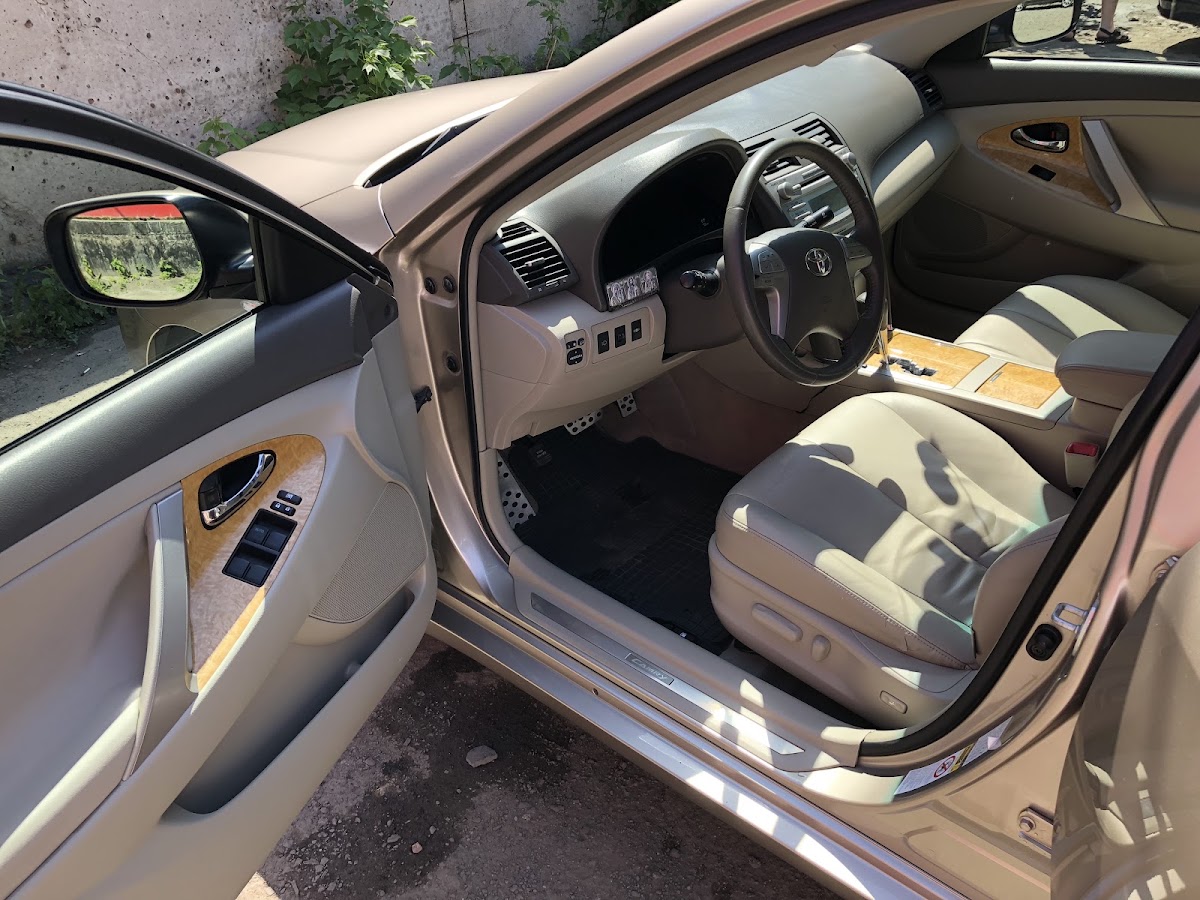 TOYOTA CAMRY