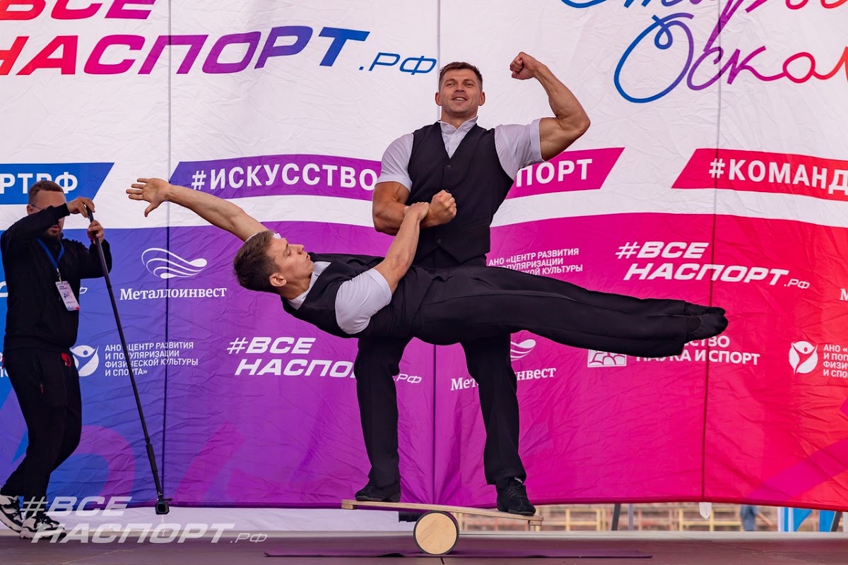 Акробатическое шоу "Strong Acrobatics"