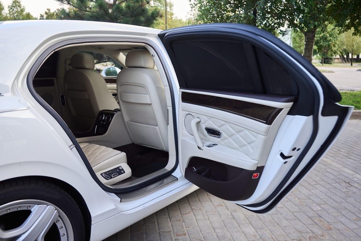 Бентли Flying Spur (рестайлинг) гос.N686