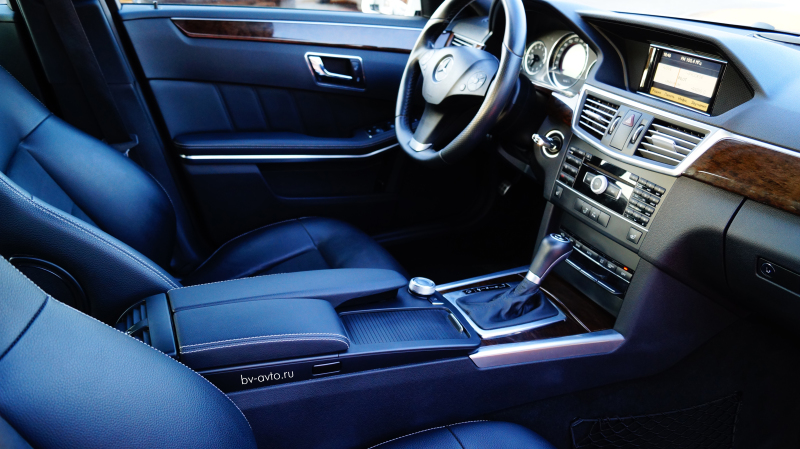 Mercedes Benz E class — кадр 3 из 3