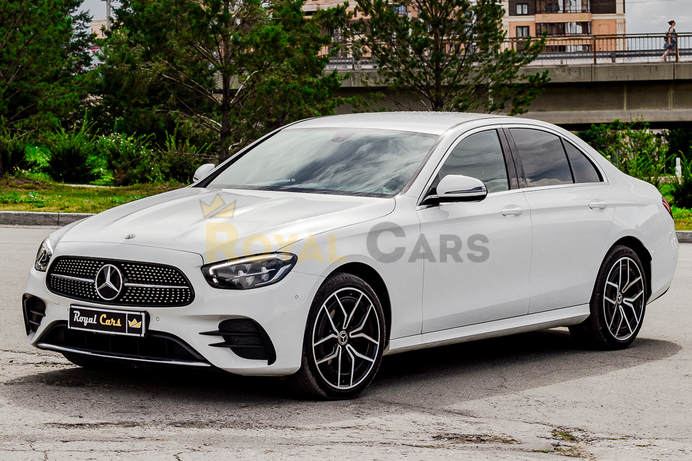 Mercedes-Benz E-class W213 Restyling AMG Белый — кадр 2 из 17