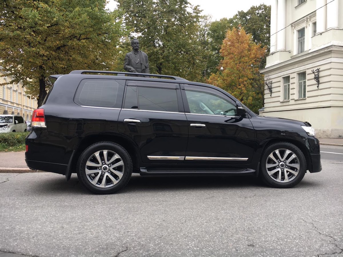 Toyota Land Cruiser 200
