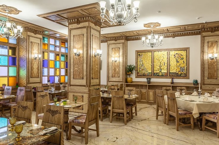 Основной зал