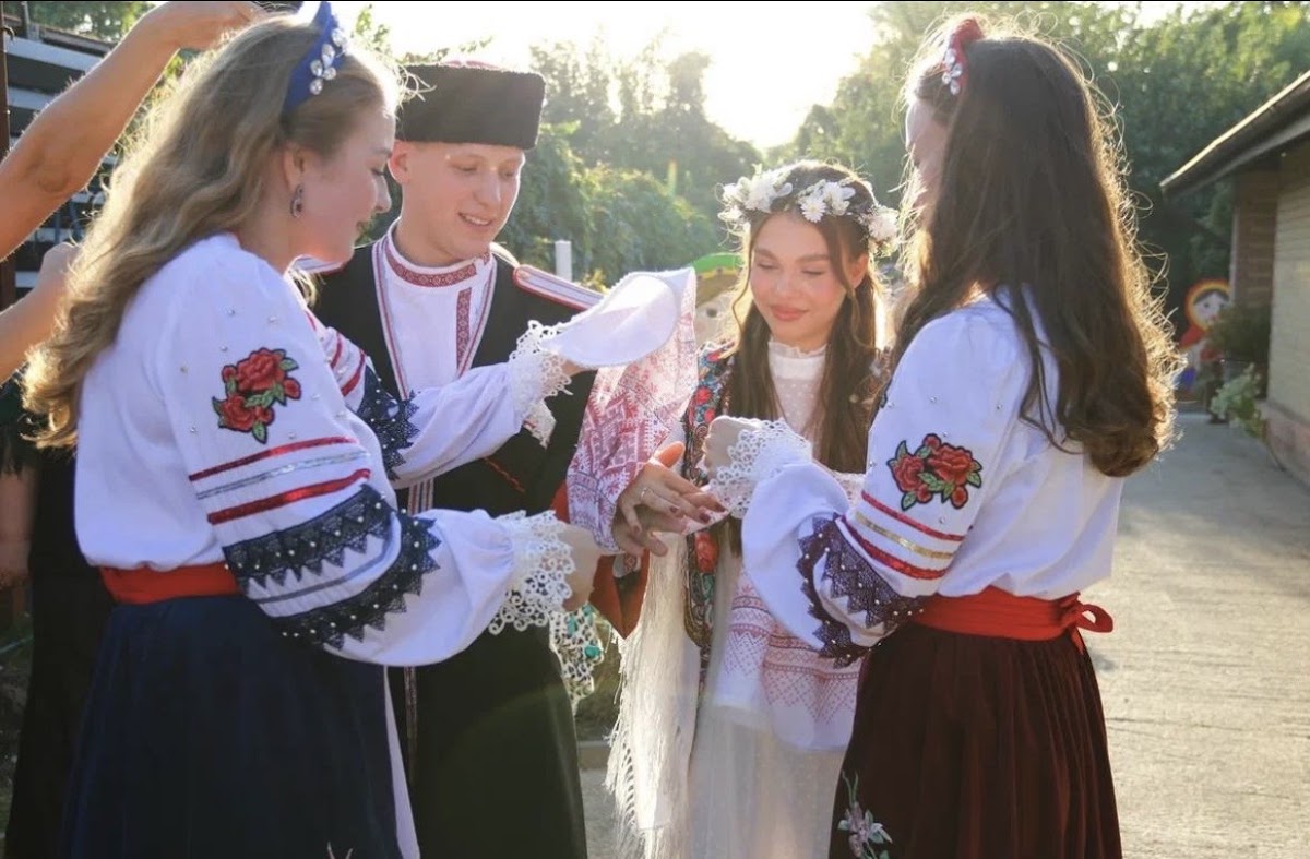 Сватовство, выкуп 🪗
