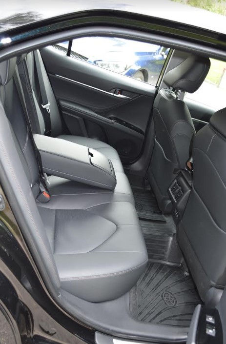Toyota Camry (бизнес-класс)