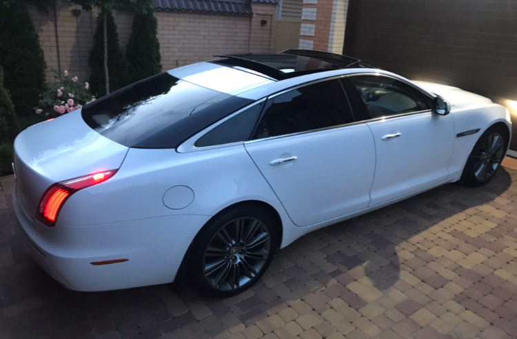 Ягуар XJ
