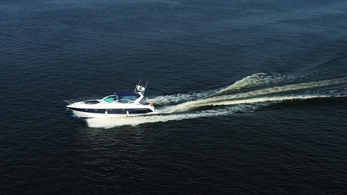 Интерьер и экстерьер Fairline Targa