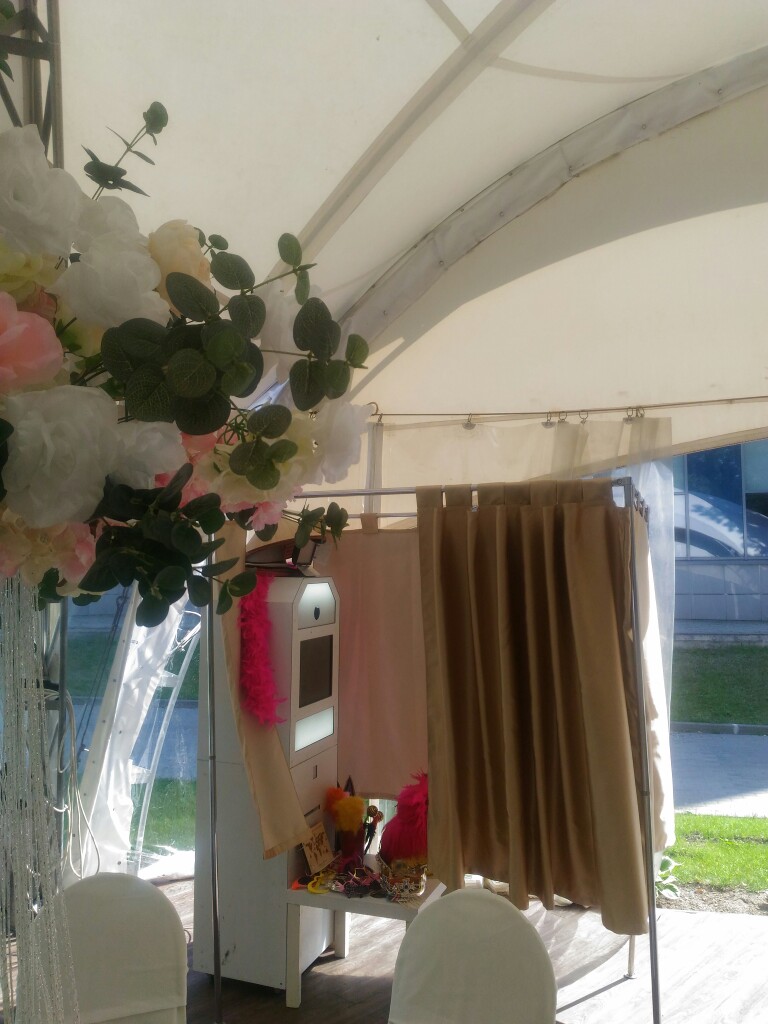 PhotoBox