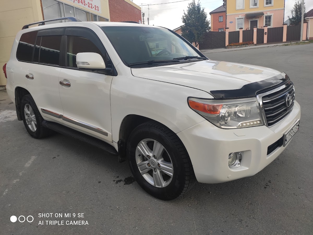 Toyota Land Cruiser 200