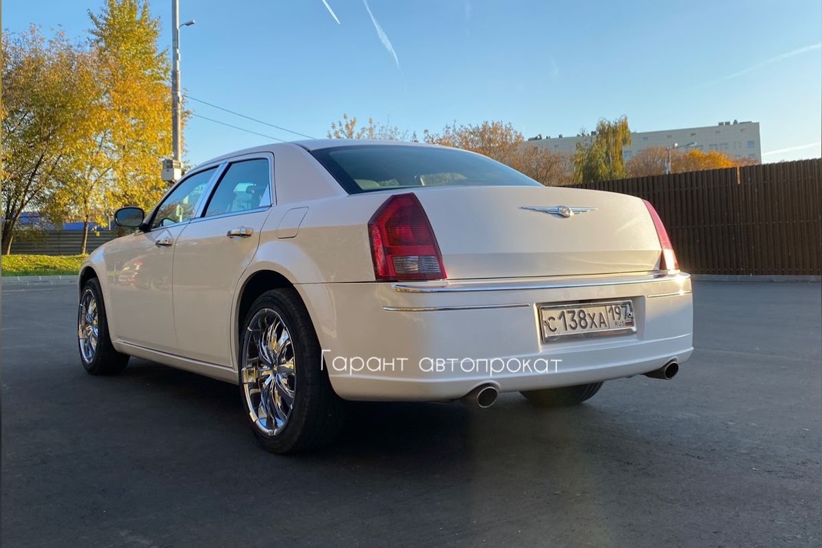 CRYSLER 300 C — кадр 2 из 9