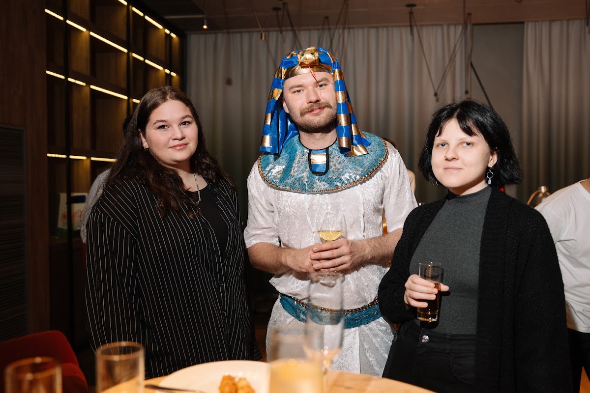 Bazaar Party Hard by AZIMUT