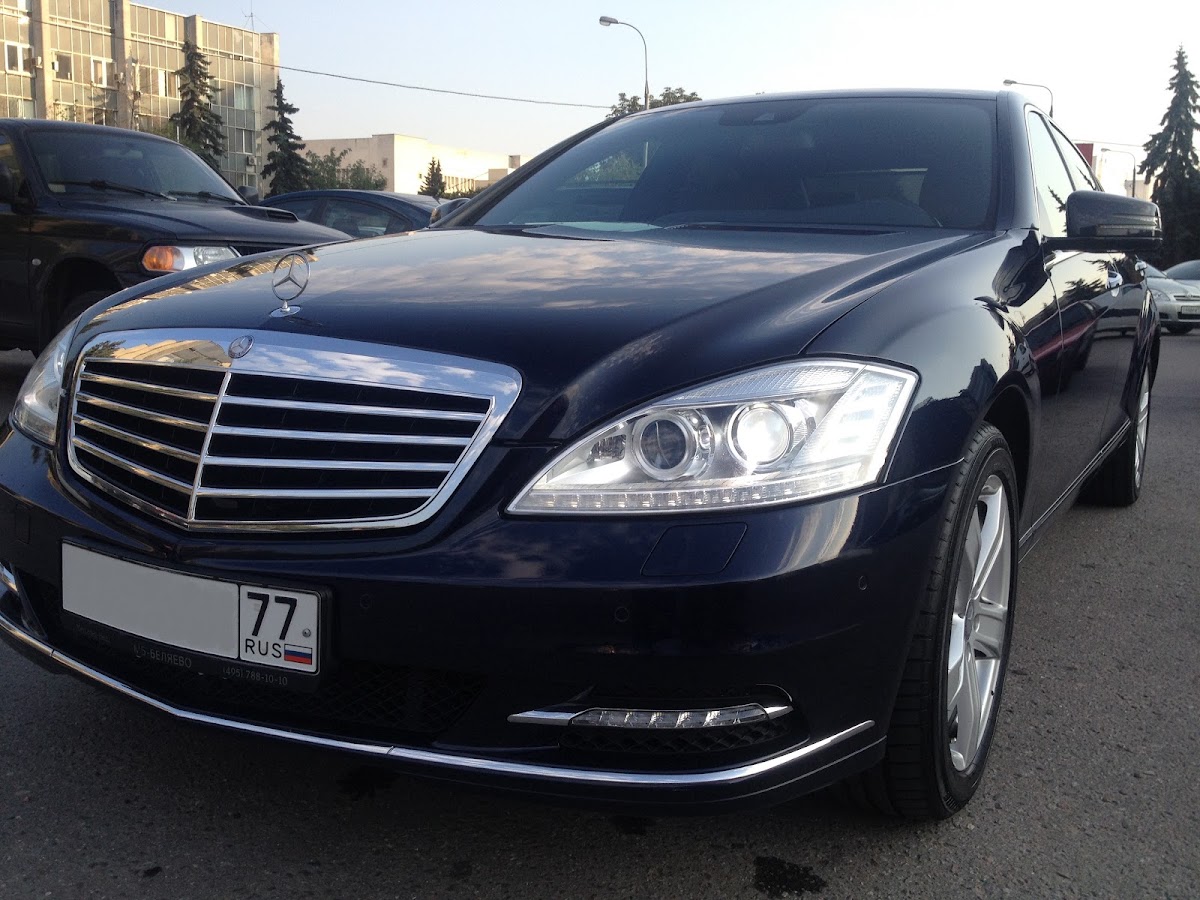 Mercedes-Benz S-class W221