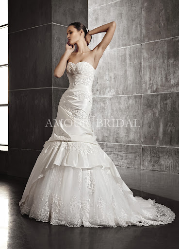 Испанские cвадебные платья Amour Bridal 2013.