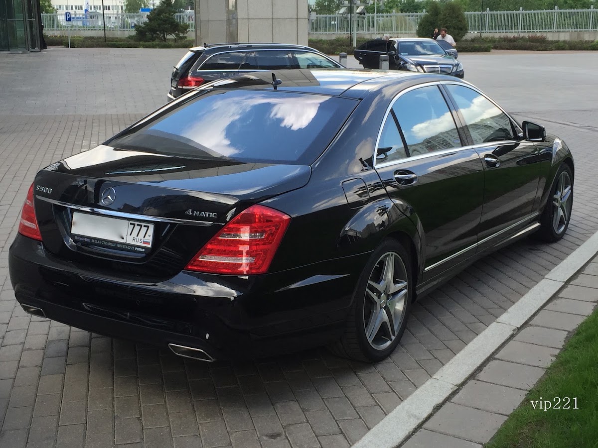 Mercedes-Benz W221 S500