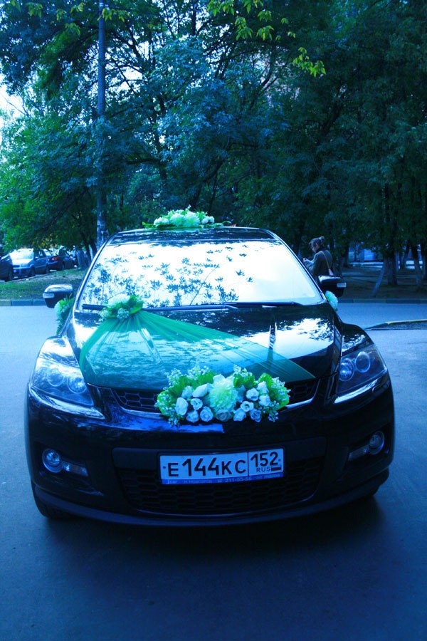 Украшение для свадебного автомобиля