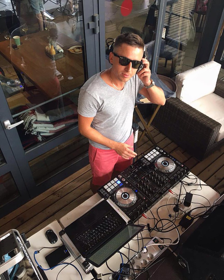 Dj Max