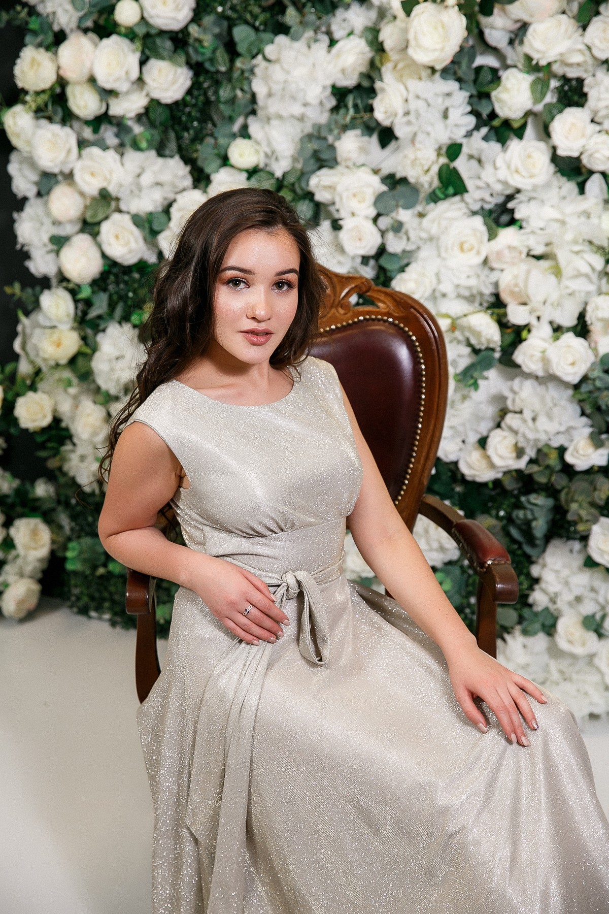 Свадебное платье — кадр 3 из 3