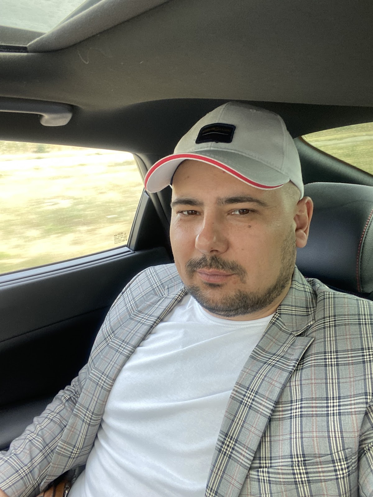 Игорь Николаев