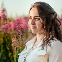 Лиза Власова