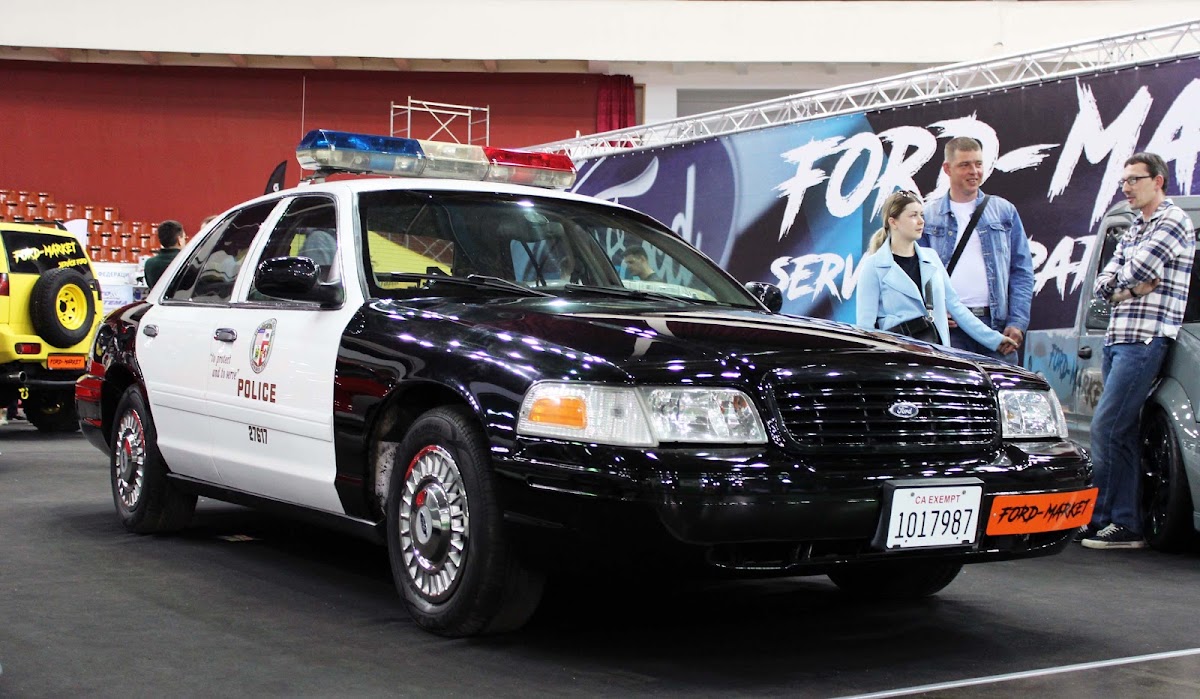 Ford Crown Victoria