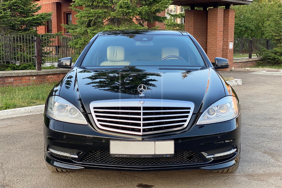 Mersedes Benz S class 221