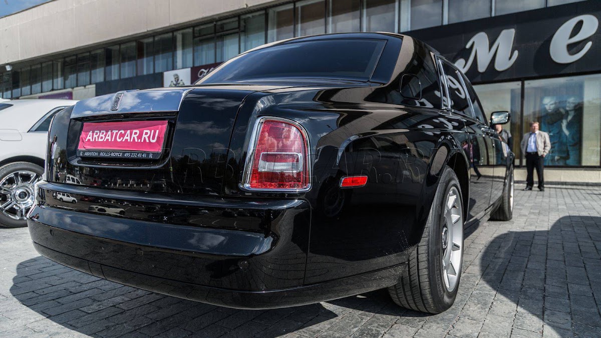 Rolls-Royce Fantom черный