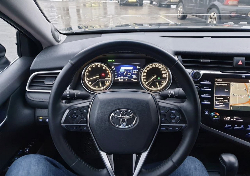 Toyota Camry V70