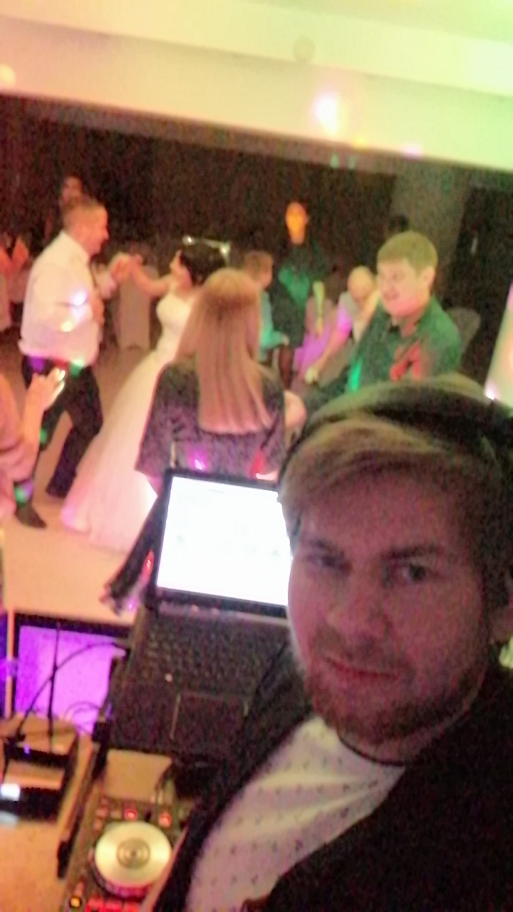 Ведущая и DJ — кадр 5 из 20