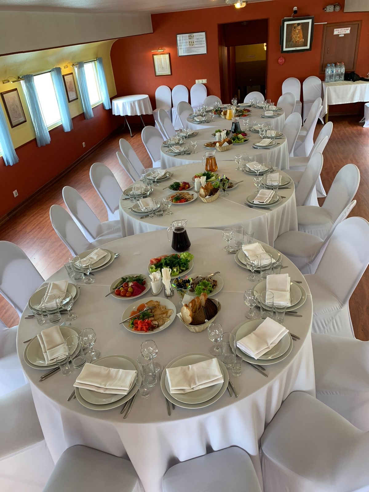 Теплоход «Лагуна»
