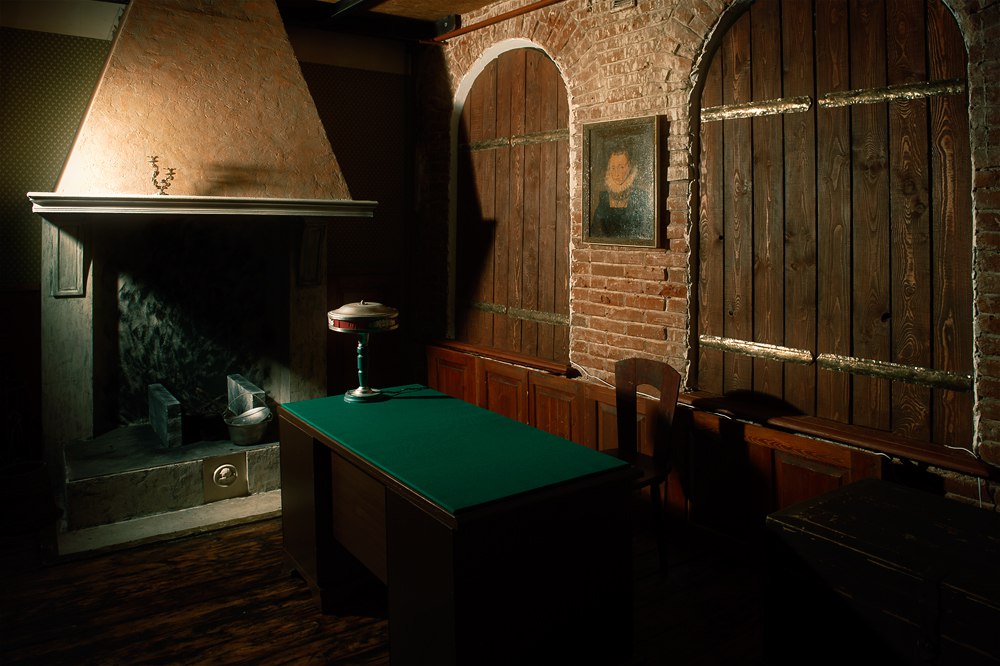 Зал ROOM WITH FIREPLACE