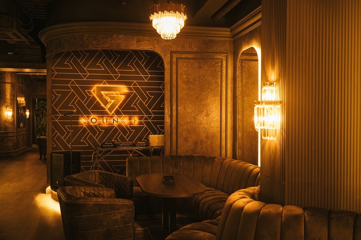 Основной зал