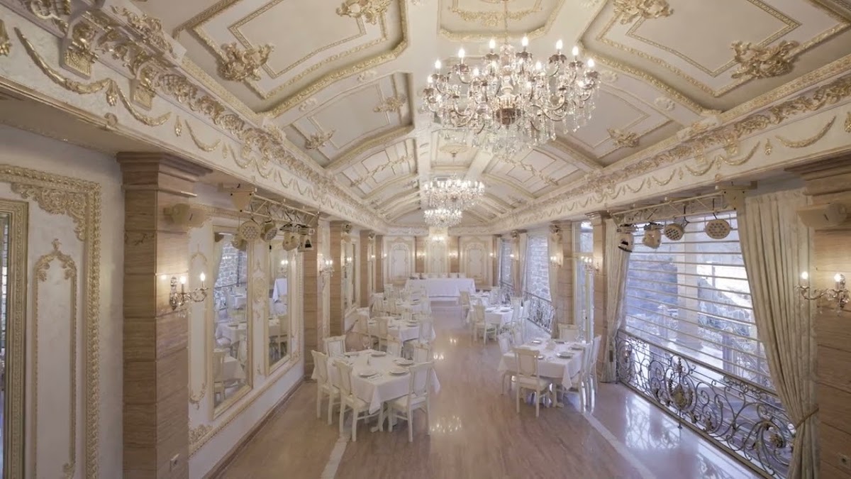 Двин Hall