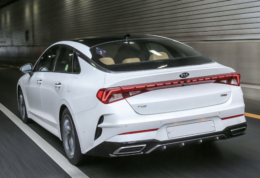 KIA K5 GT line — кадр 2 из 5