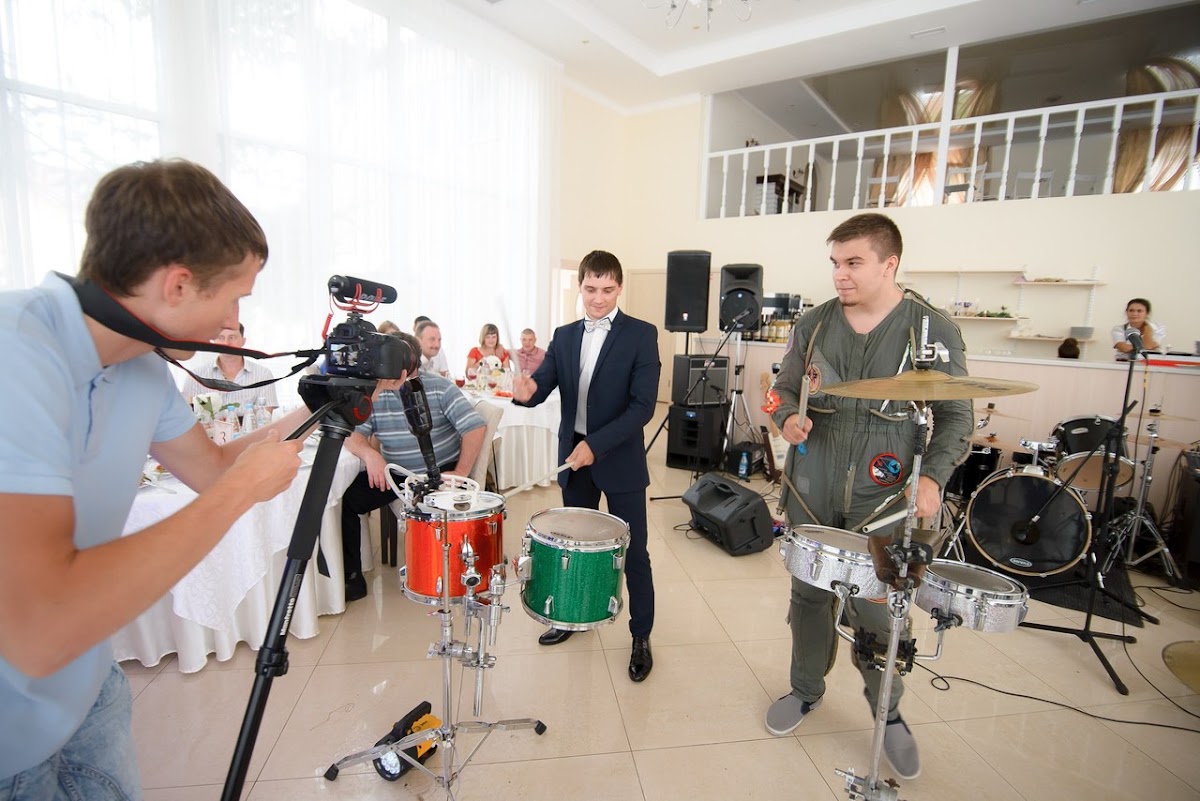 За кадром