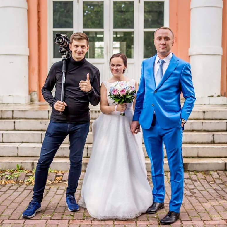 ЗА КАДРОМ