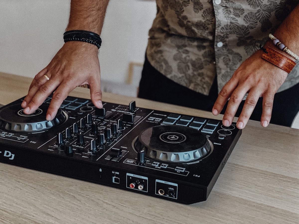 Dj Molotoff