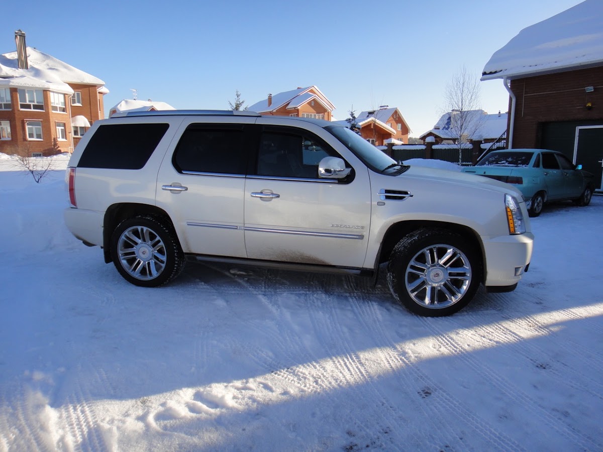 Cadillac Escalade III Platinum — кадр 4 из 7