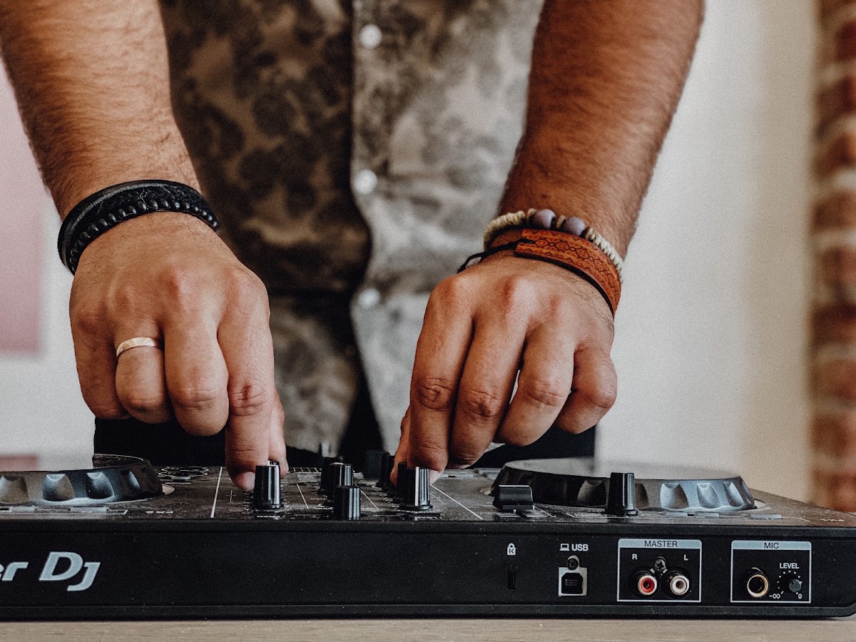Dj Molotoff