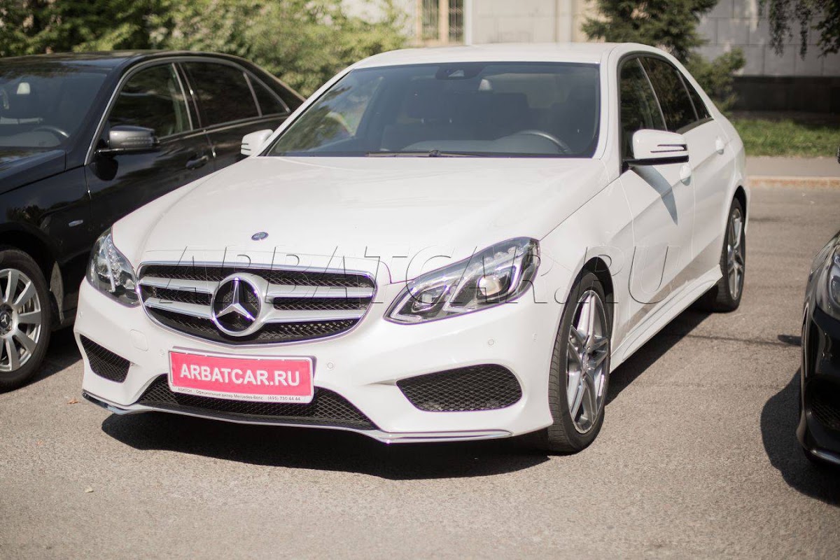 Mercedes E-class (w212) РЕСТАЙЛИНГ белый на черном салоне — кадр 2 из 6